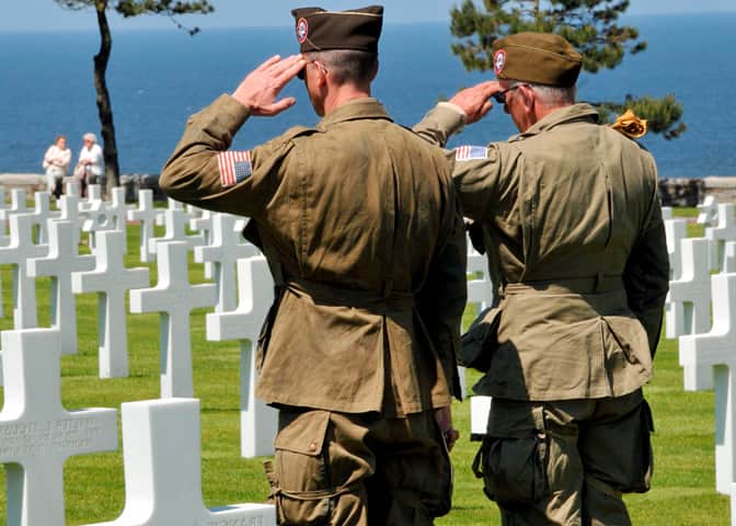 Normandie cimetiere et soldats