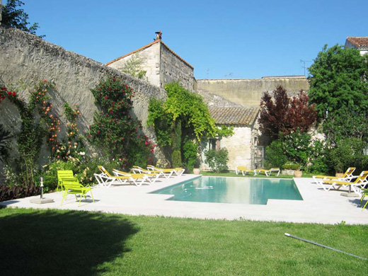 Chambres d'hôtes de charme , Les Jardins de la Livrée, villeneuve les avignon 30400