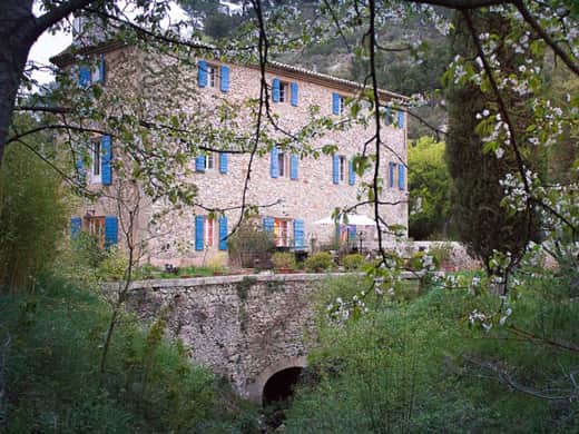 Chambres d'hôtes de charme , Le Moulin du Rossignol, rognes 13840